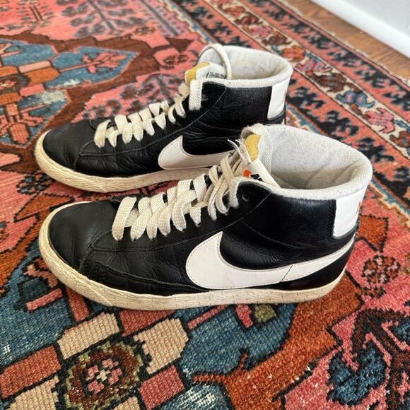 Nike Blazer Black and White Lace Up High Top Sneakers - Picture 4 of 7